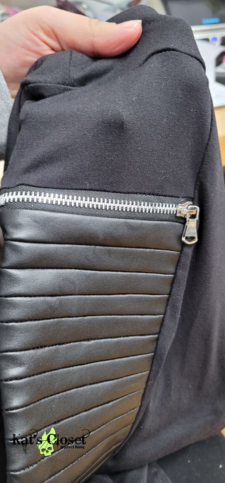 Ribbed Faux Leather Zipper Leggings w/Pockets